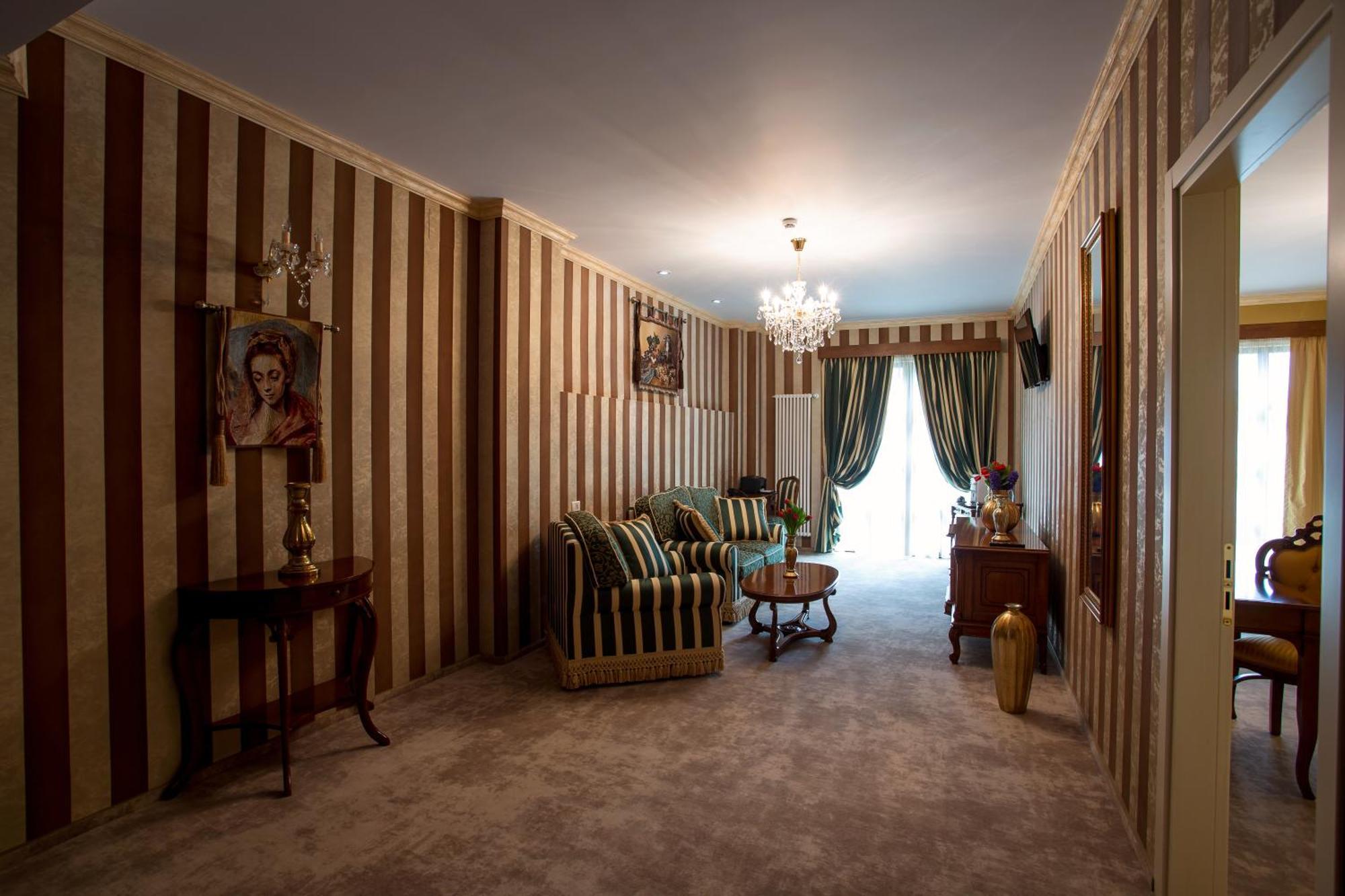 The Arlington Boutique Hotel Craiova Room photo